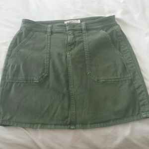 Green vinyard vines skirt size 0